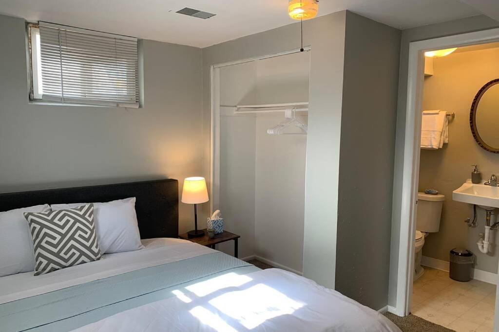 3 King Beds + Bunk Beds On Broadway Villa Littleton Exterior photo
