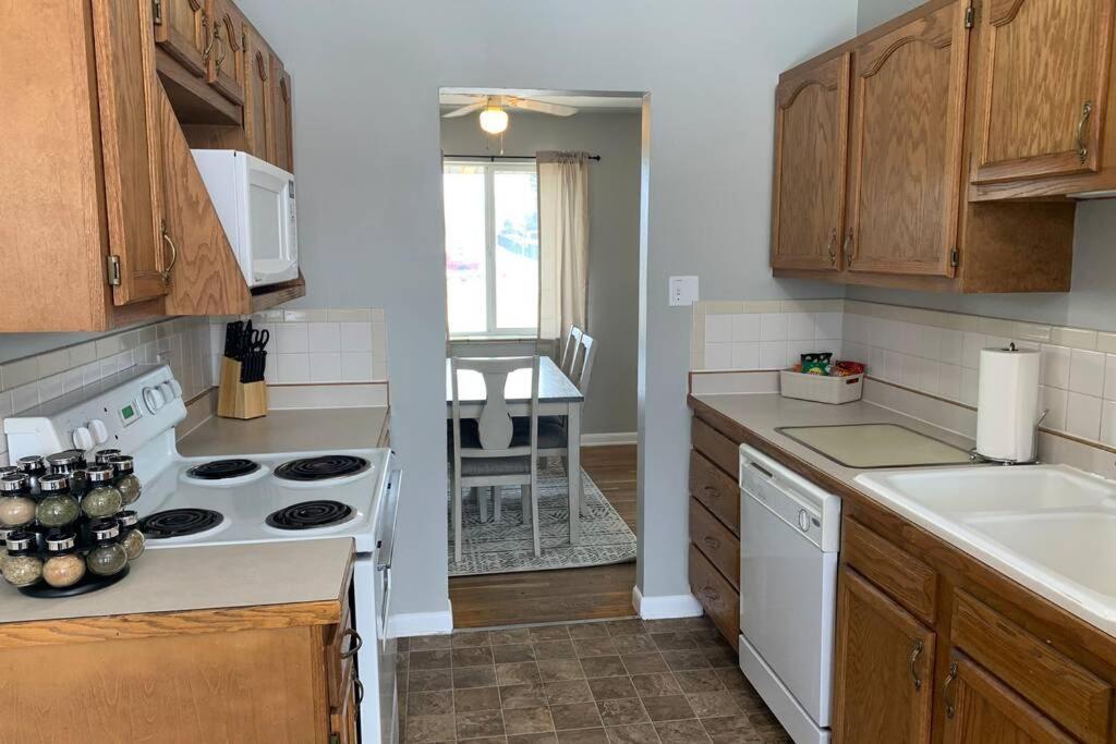 3 King Beds + Bunk Beds On Broadway Villa Littleton Exterior photo